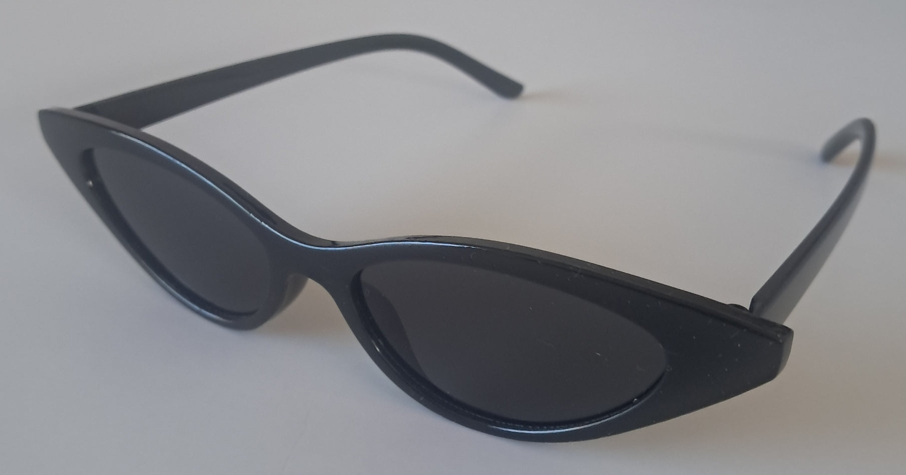 Great Value - Slim Retro Cats Eye - Everyday Sunglasses - Urban Vibe Studio