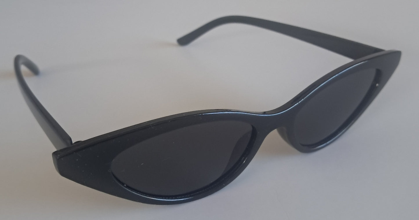 Great Value - Slim Retro Cats Eye - Everyday Sunglasses - Urban Vibe Studio