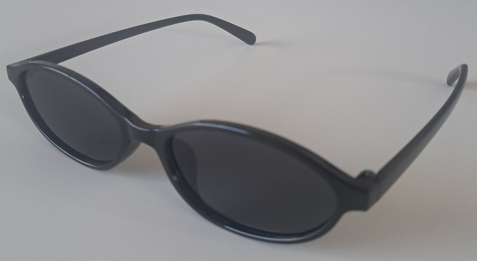 Great Value - Slim Retro - Everyday Sunglasses - Urban Vibe Studio