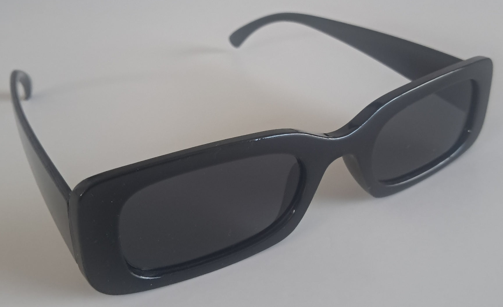 Great Value - Slim Retro - Everyday Sunglasses - Urban Vibe Studio