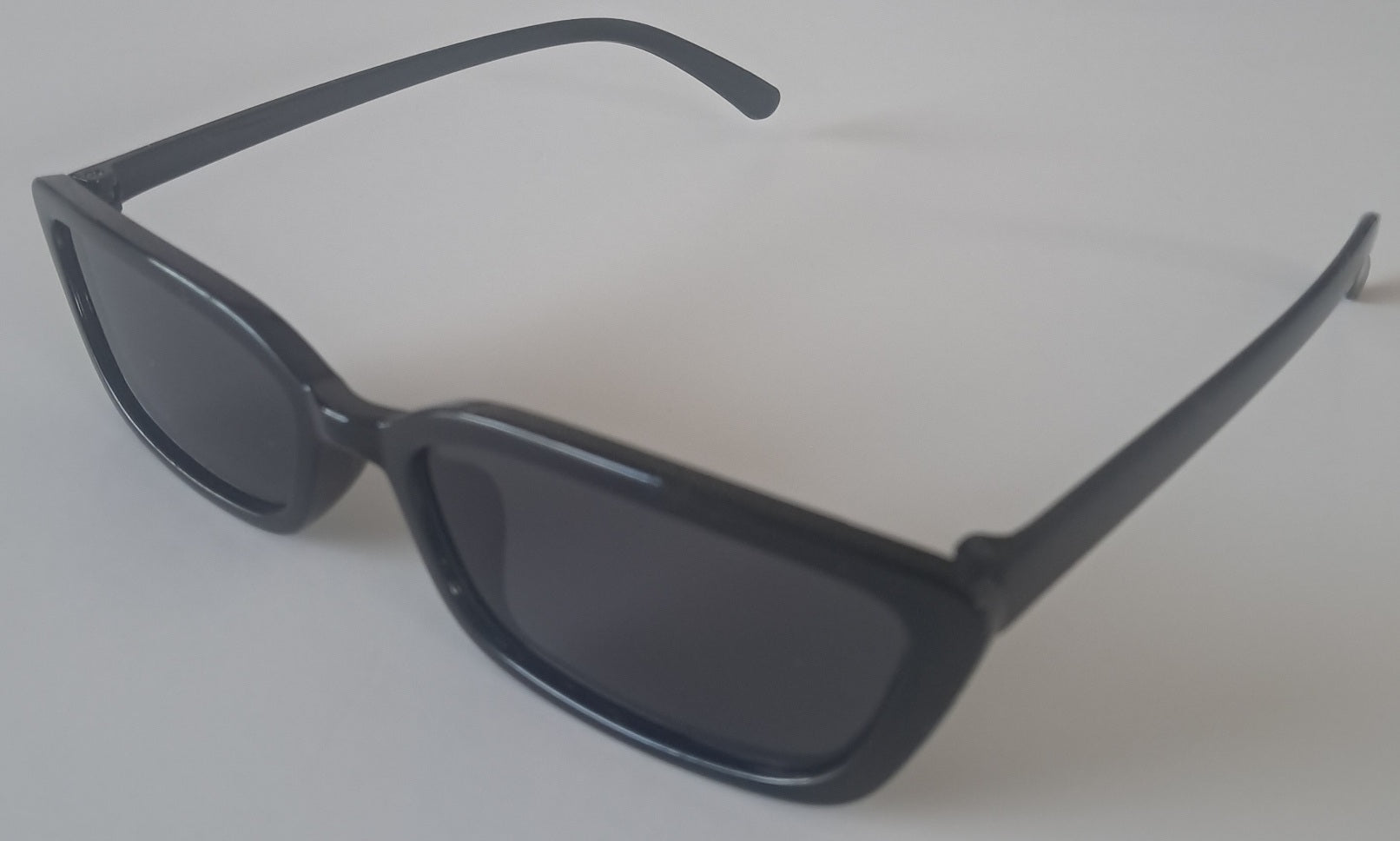 Great Value - Slim Retro - Everyday Sunglasses - Urban Vibe Studio