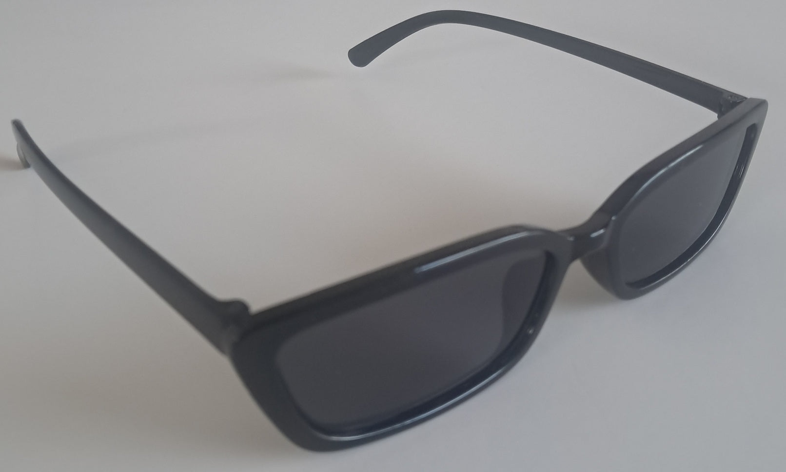 Great Value - Slim Retro - Everyday Sunglasses - Urban Vibe Studio